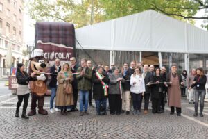 Scultura cioccolato Lupo Alberto Sciocolà Modena 2025